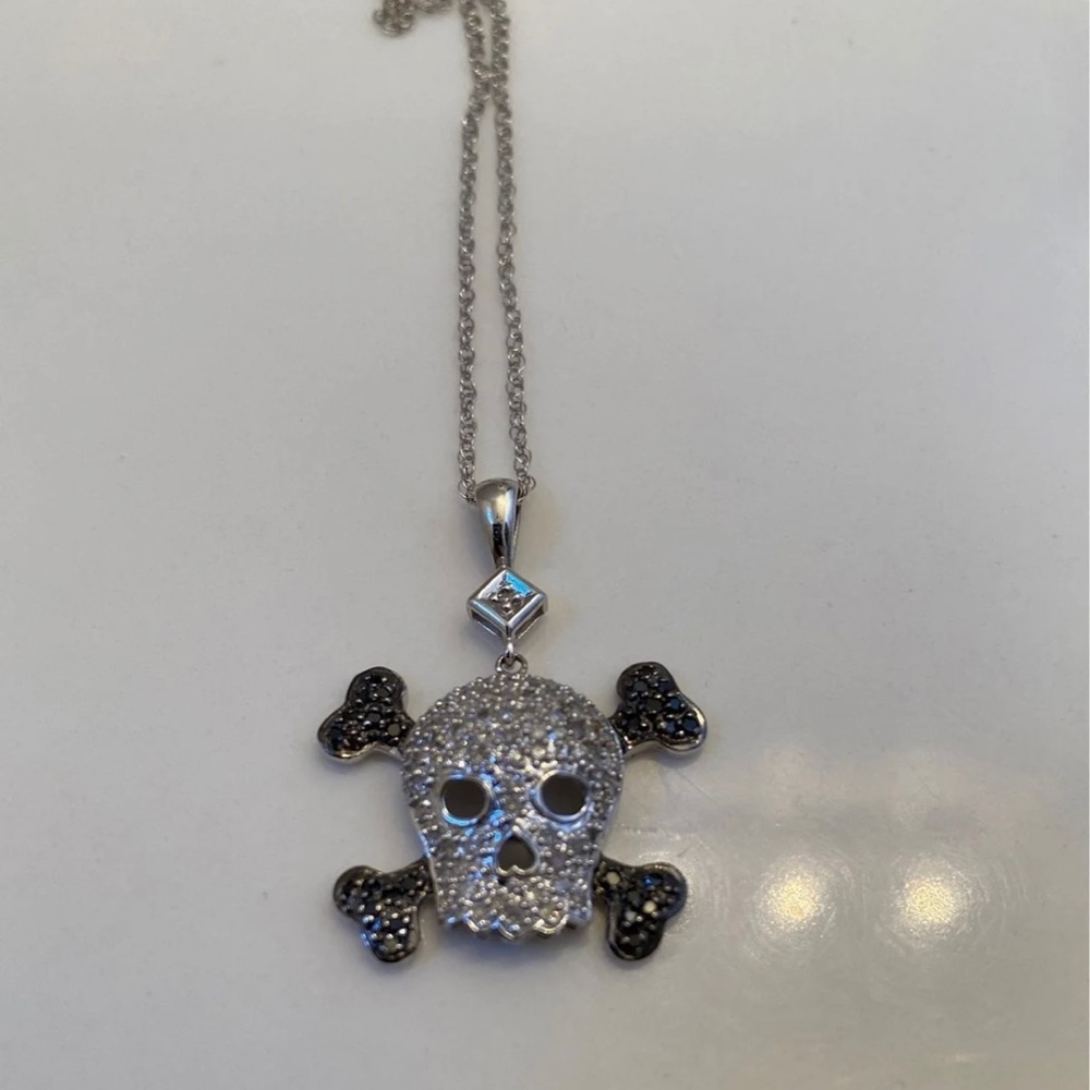 Sales Diamond Skull Necklace
